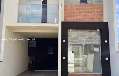 Imagem: A casa em condomínio possui 3 Dormitórios, 2 Banheiros, 2