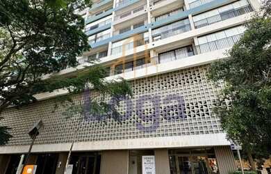 Imagem: O apartamento possui 1 Dormitório, 1 Banheiro, 1 Vaga na garagem