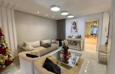 Imagem: A casa possui 4 Dormitórios, 5 Banheiros, 3 Vagas na garagem