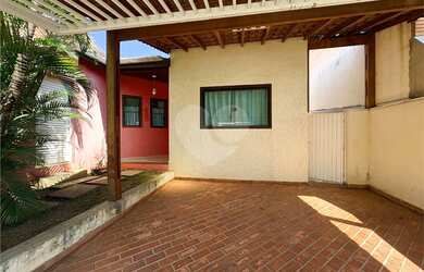 Imagem: A casa em condomínio possui 3 Dormitórios, 4 Banheiros, 2