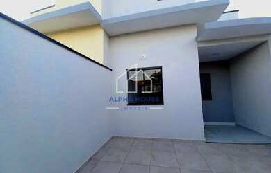 Imagem: A casa possui 2 Dormitórios, 1 Banheiro, 2 Vagas na garagem