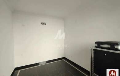 Imagem: O depósito possui 1 Vaga na garagem, 30m² de Área e está