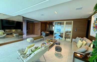 Imagem: O apartamento possui 3 Dormitórios, 5 Banheiros, 3 Vagas na