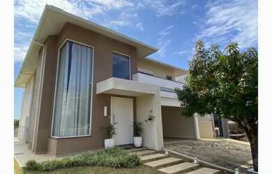 Imagem: A casa em condomínio possui 5 Dormitórios, 5 Banheiros, 4