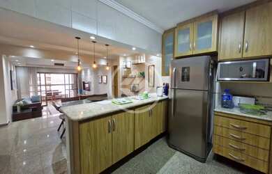 Imagem: O apartamento possui 4 Dormitórios, 3 Banheiros, 1 Vaga na