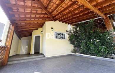 Imagem: A casa em condomínio possui 2 Dormitórios, 2 Banheiros, 1