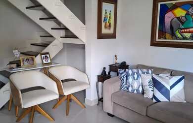 Imagem: A casa possui 3 Dormitórios, 3 Banheiros, 2 Vagas na garagem