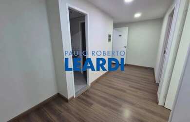 Imagem: O depósito possui 1 Vaga na garagem, 30m² de Área e está