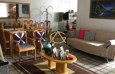 Imagem: A casa possui 3 Dormitórios, 3 Banheiros, 1 Vaga na garagem