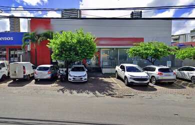 Imagem: O depósito possui 5 Vagas na garagem e 1190m² de Área e está