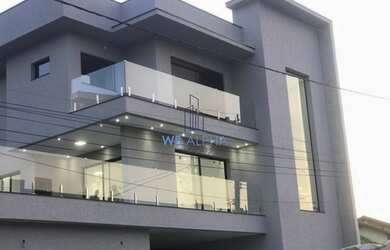 Imagem: A casa em condomínio possui 4 Dormitórios, 5 Banheiros, 4