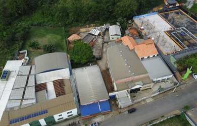 Imagem: O terreno possui 3830m² de Área e está localizado em Santo