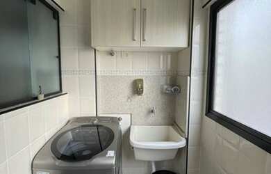 Imagem: O apartamento possui 2 Dormitórios, 1 Banheiro, 1 Vaga na garagem