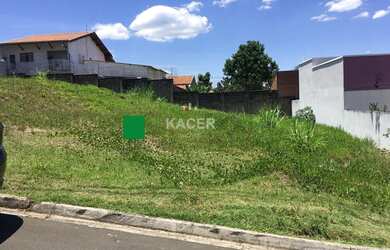 Imagem: O terreno possui 304m² de Área e está localizado em Bosque