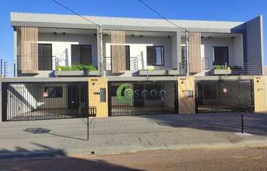 Imagem: A casa possui 3 Dormitórios, 3 Banheiros, 2 Vagas na garagem