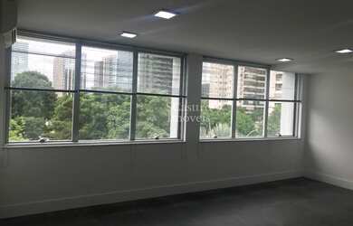 Imagem: O depósito possui 2 Vagas na garagem, 45m² de Área e está