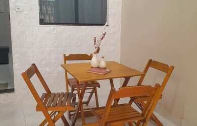 Imagem: A casa possui 2 Dormitórios, 1 Banheiro e 1 Vaga na garagem