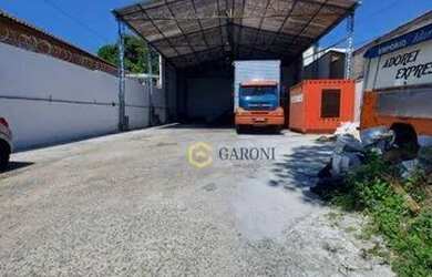 Imagem: O depósito possui 5 Vagas na garagem, 169m² de Área e está