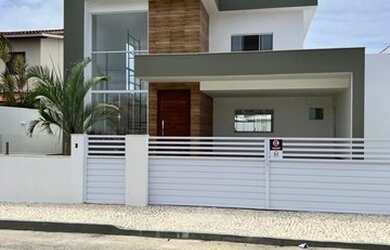 Imagem: A casa em condomínio possui 4 Dormitórios, 5 Banheiros, 4