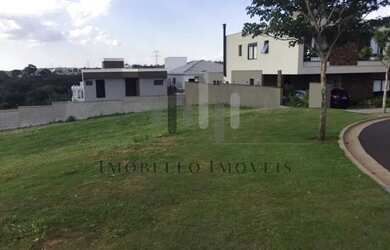 Imagem: O terreno possui 720m² de Área e está localizado em Alphaville