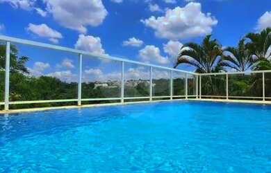 Imagem: A casa em condomínio possui 5 Dormitórios, 5 Banheiros, 4