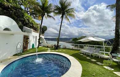 Imagem: A casa em condomínio possui 4 Dormitórios, 5 Banheiros, 5