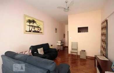 Imagem: A casa possui 3 Dormitórios, 2 Banheiros, 1 Vaga na garagem