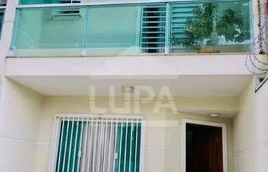 Imagem: A casa possui 3 Dormitórios, 3 Banheiros, 1 Vaga na garagem