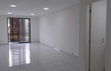 Imagem: O depósito possui 2 Vagas na garagem e 41m² de Área e está