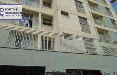 Imagem: O apartamento possui 1 Dormitório, 1 Banheiro, 1 Vaga na garagem