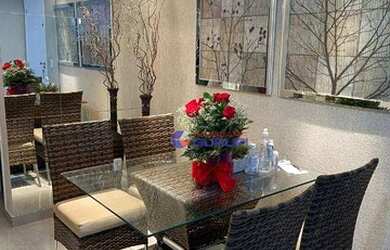 Imagem: O apartamento possui 2 Dormitórios, 1 Banheiro, 1 Vaga na garagem