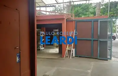 Imagem: A casa possui 4 Dormitórios, 5 Banheiros, 5 Vagas na garagem