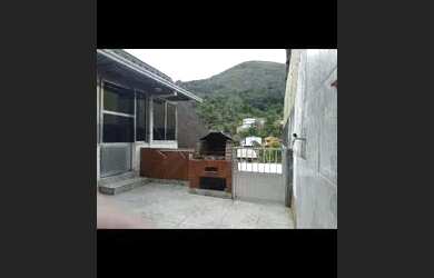 Imagem: A casa possui 3 Dormitórios, 2 Banheiros, 85m² de Área e