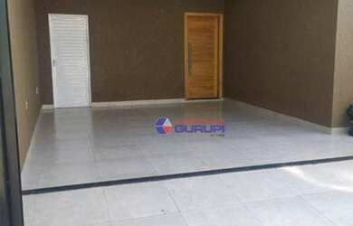 Imagem: A casa possui 3 Dormitórios, 2 Banheiros, 2 Vagas na garagem