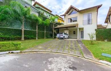 Imagem: A casa em condomínio possui 3 Dormitórios, 3 Banheiros, 4