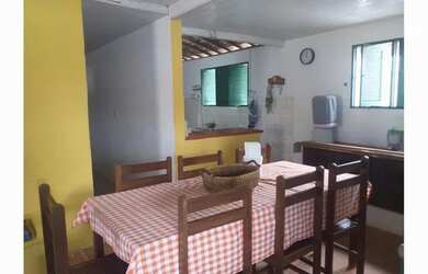 Imagem: A casa possui 5 Dormitórios, 2 Banheiros, 120m² de Área e