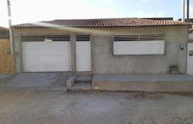 Imagem: A casa possui 2 Dormitórios, 1 Banheiro e está localizado