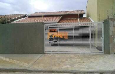 Imagem: A casa possui 4 Dormitórios, 4 Banheiros, 4 Vagas na garagem