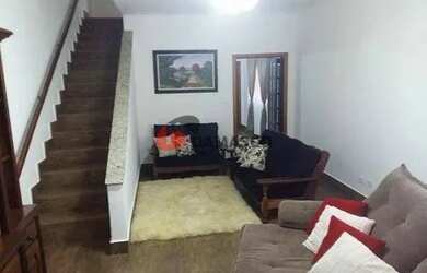 Imagem: A casa possui 3 Dormitórios, 1 Banheiro, 4 Vagas na garagem