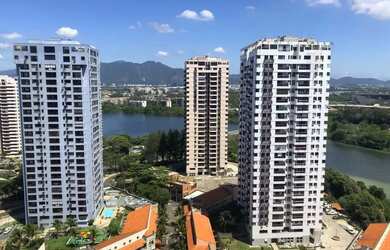 Imagem: O apartamento possui 1 Dormitório, 1 Banheiro, 1 Vaga na garagem