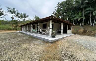 Imagem 9: Sitio vô Leno. Churrasqueira, Acomodam 4 pessoas, Guarda roupae4 Vagas...