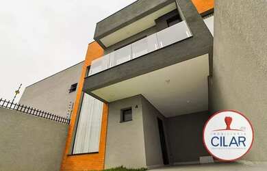 Imagem: A casa possui 3 Dormitórios, 3 Banheiros, 1 Vaga na garagem