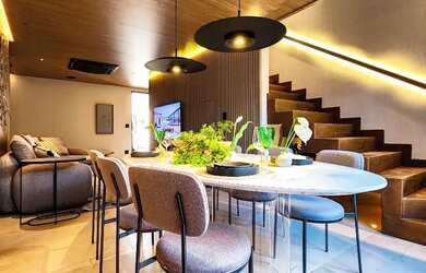 Imagem: A casa em condomínio possui 4 Dormitórios, 4 Banheiros, 4