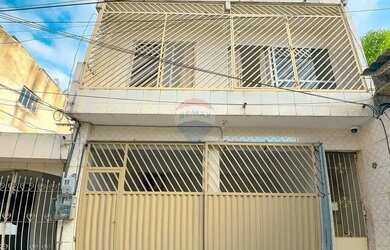 Imagem: A casa possui 5 Dormitórios, 5 Banheiros, 2 Vagas na garagem