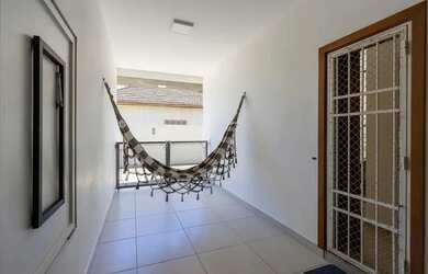 Imagem: A casa em condomínio possui 2 Dormitórios, 3 Banheiros, 1