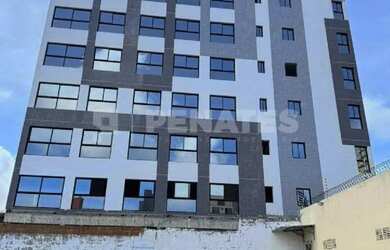 Imagem: O studio possui 1 Dormitório, 1 Banheiro, 32m² de Área e