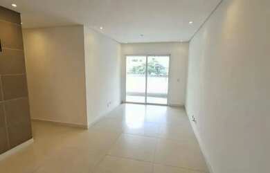 Imagem: O apartamento possui 3 Dormitórios, 1 Banheiro, 2 Vagas na