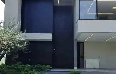 Imagem: A casa em condomínio possui 4 Dormitórios, 5 Banheiros, 3