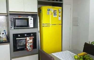 Imagem: O apartamento possui 2 Dormitórios, 1 Banheiro, 1 Vaga na garagem