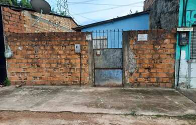 Imagem: A casa possui 2 Dormitórios, 1 Banheiro e está localizado